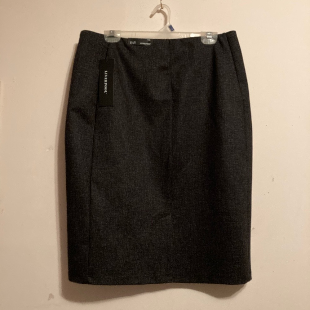 NWT ladies pull on Liverpool skirt